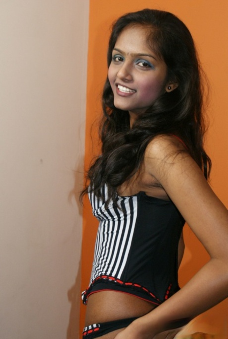Divya Yogesh model hd picture