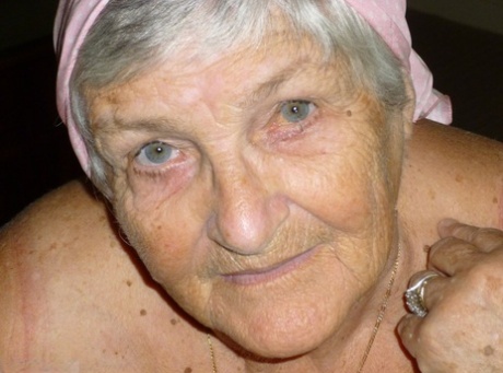granny face nude pictures