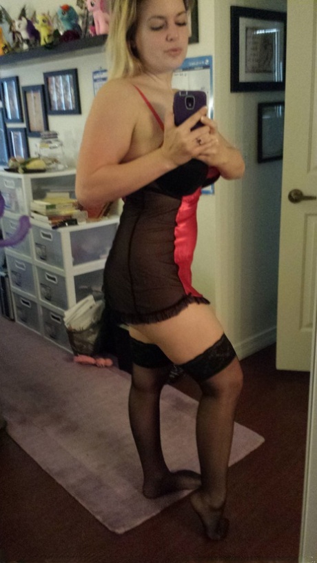 bent over selfie beautiful xxx image