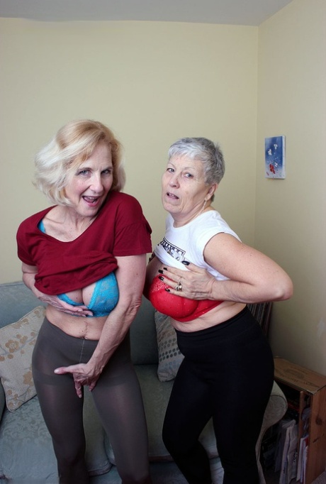 babiččí spodní prádlo porno dokonalé fotografie
