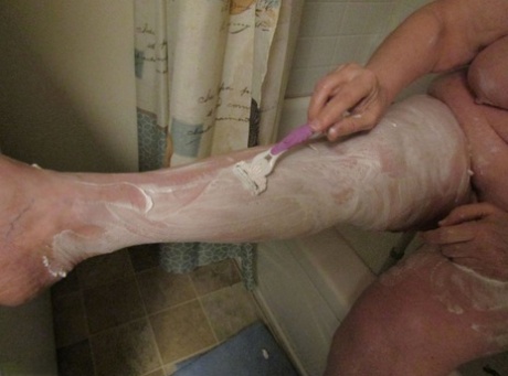 shaved granny sexy nude archive