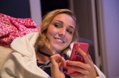 Kendra Sunderland model pornographic photos