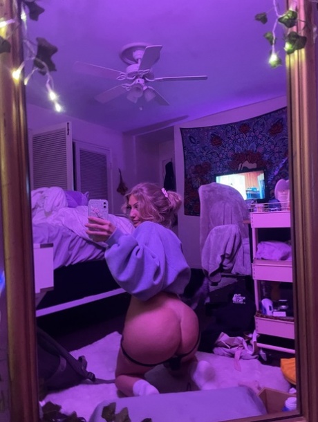 bent over selfie sexy xxx pic
