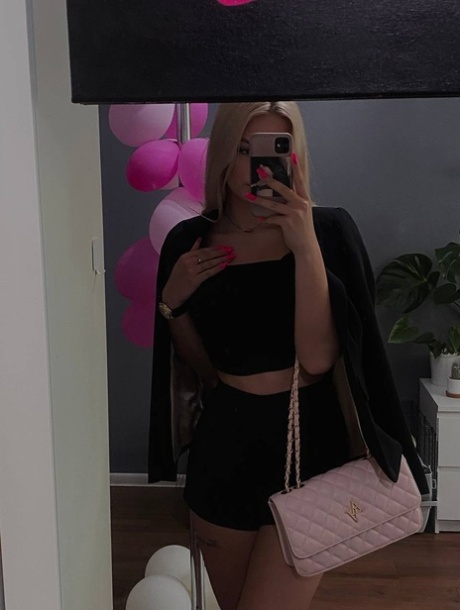 blond selfie top varmt billeder