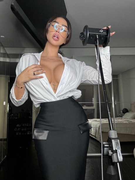 curvy glasses hd photos