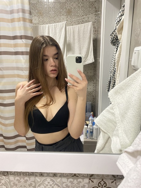 mirror selfie art porn archive