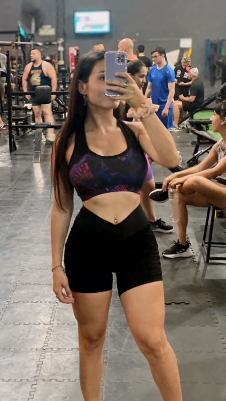 gym shorts nudes photo
