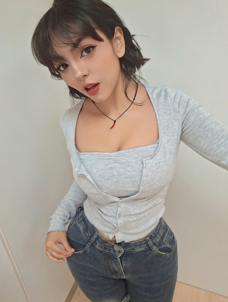 latina natural tits beautiful porn photo