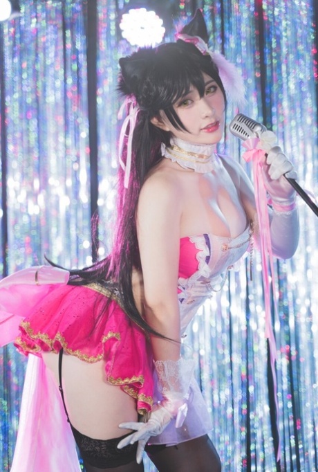 大胸角色扮演 性感裸體 影像