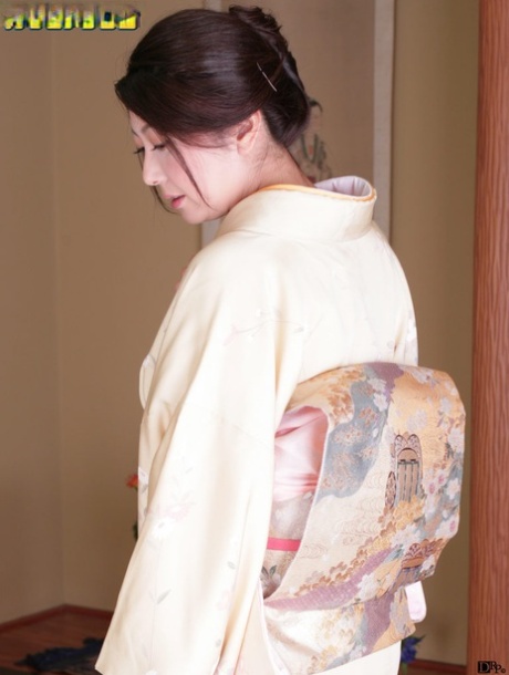 japanese mature porn photos