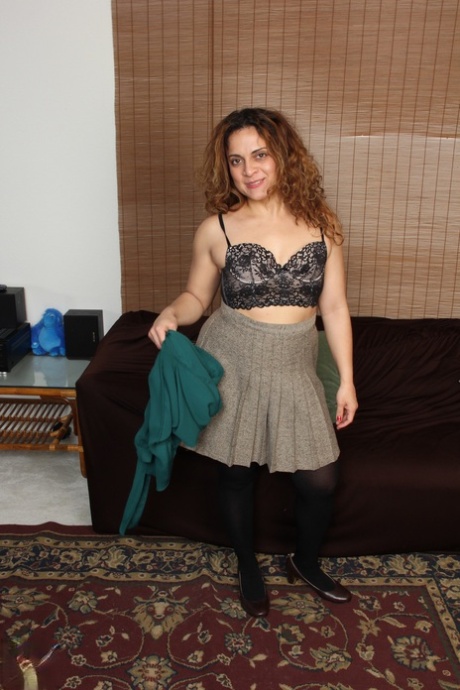 mature pantyhose nudes picture