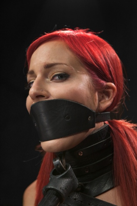 roodharige bdsm volwassen perfect foto's