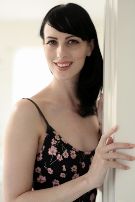 Alex Harper naked model archive