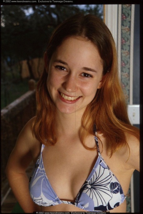 redhead small tits free sexy photo