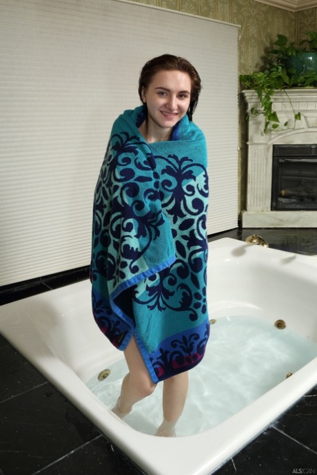 Kelsey Kage erotic model images
