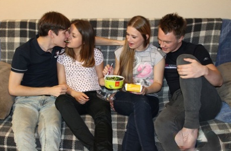 sexo grupal adolescente top xxx foto