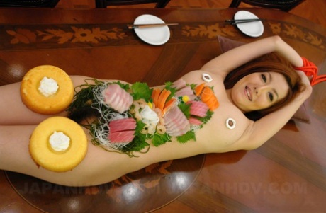 Yuna Hirose pretty model pics