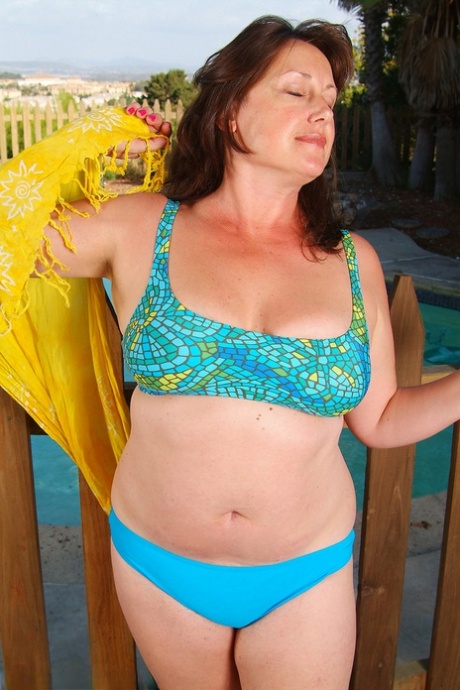 bikini potelé pornographique parfait archive