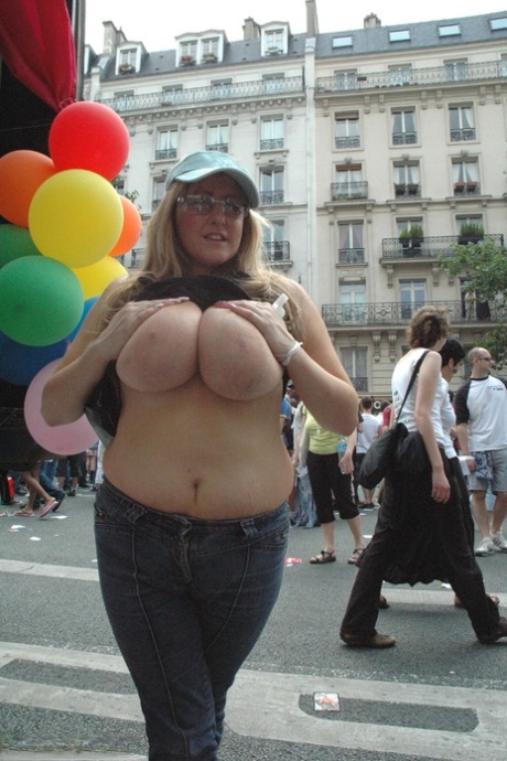 big tits public art porn pictures