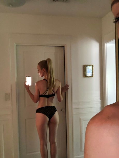blonde selfie hd photo