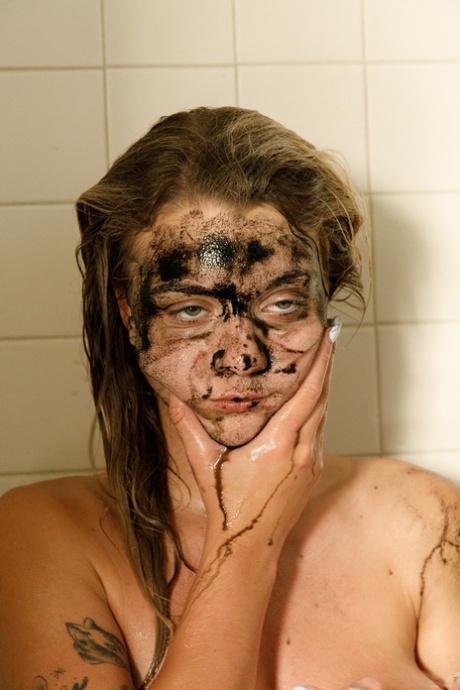 Grabby Sin nude model gallery