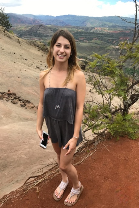 toes free naked galleries
