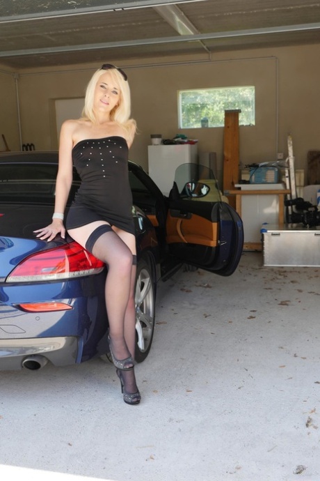 car sexy nudes img