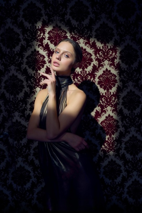Amelie Lou beautiful model galleries
