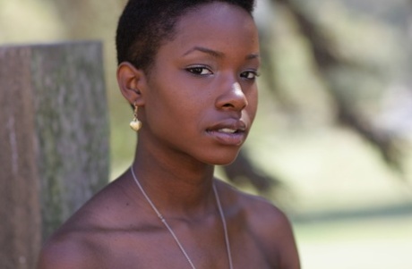 giovane africano nudo esclusivo img