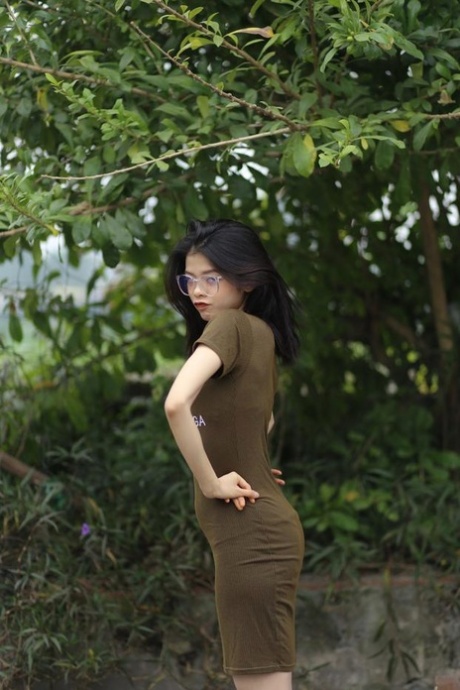 asiatisk kjole nøgen høj kvalitet Foto