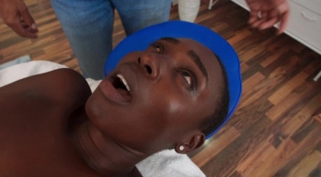 cara de ébano caliente bonita imagen