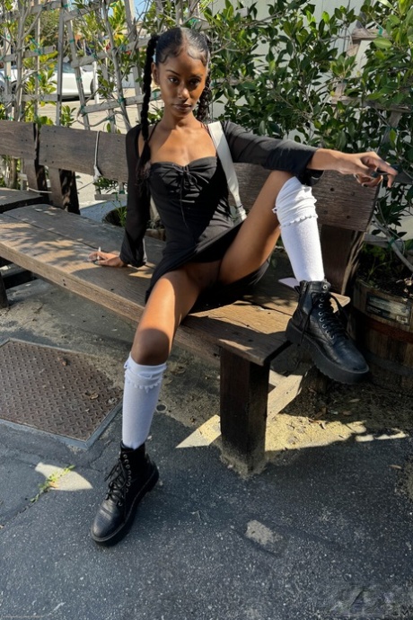 petite ebony teen nudes pic