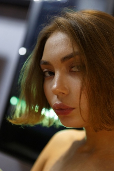 liten ladyboy topp fin bilde
